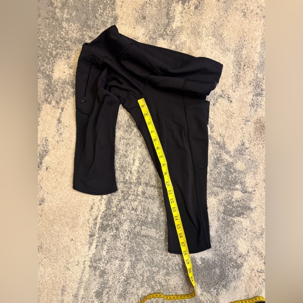 Women’s black Athleta Leggings with Pockets - Picture 6 of 6